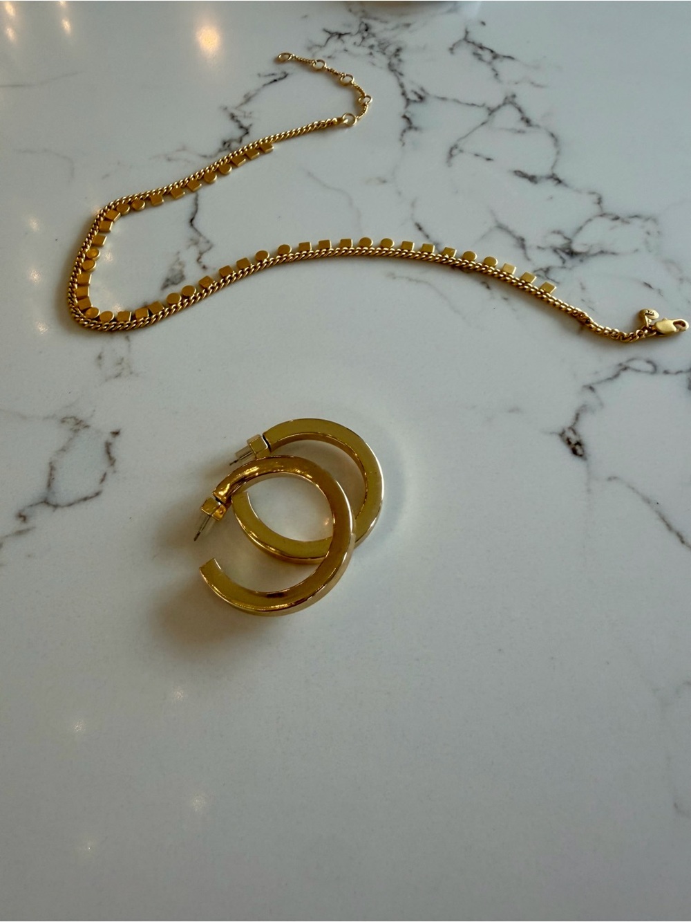 Madewell Gold Chain Necklace with Geometric Accents -
Madewell Gold earrings - Picture 10 of 12